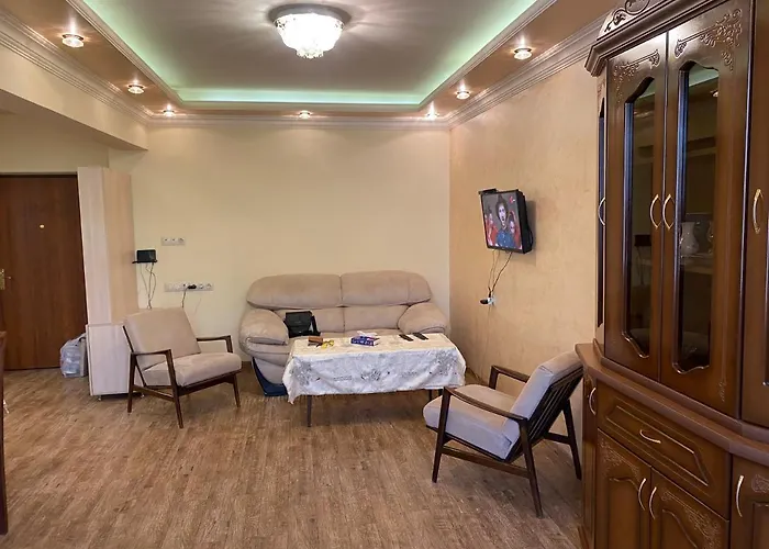 Apartment In Centre Evn