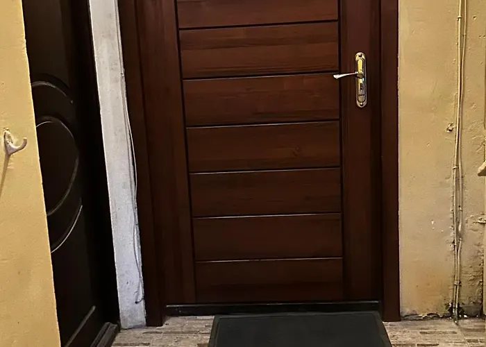 Apartment In Centre Evn